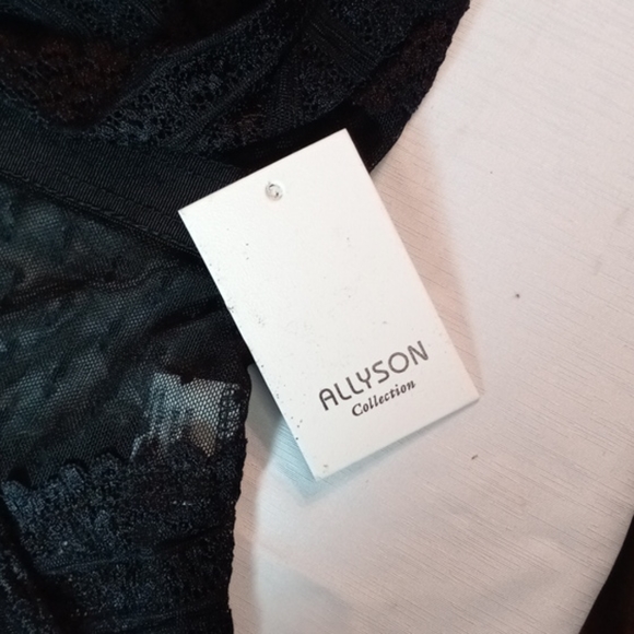 Allison Collection (New) - Picture 6 of 8